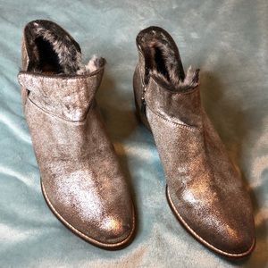 Metallic Seychelles Booties - pewter